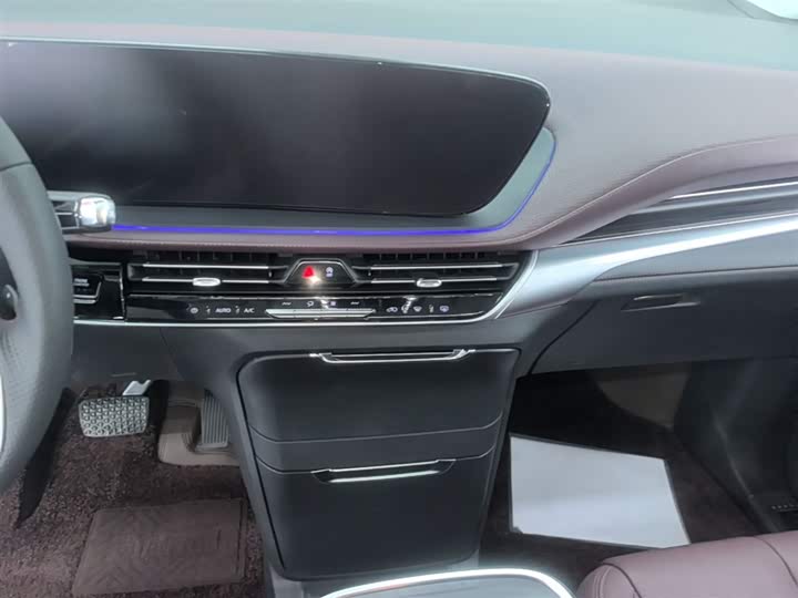 Buick GL8 Century 2025 2025款 2.0T 六座蕴世版