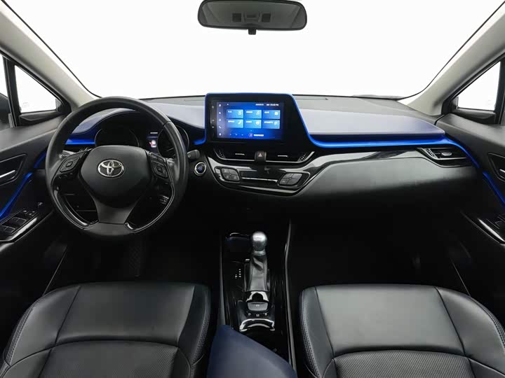 Фото 5 - Toyota C-HR