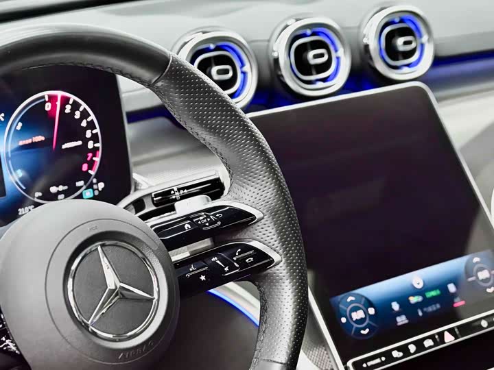 صورة 8 - Mercedes-Benz C-Class Hybrid