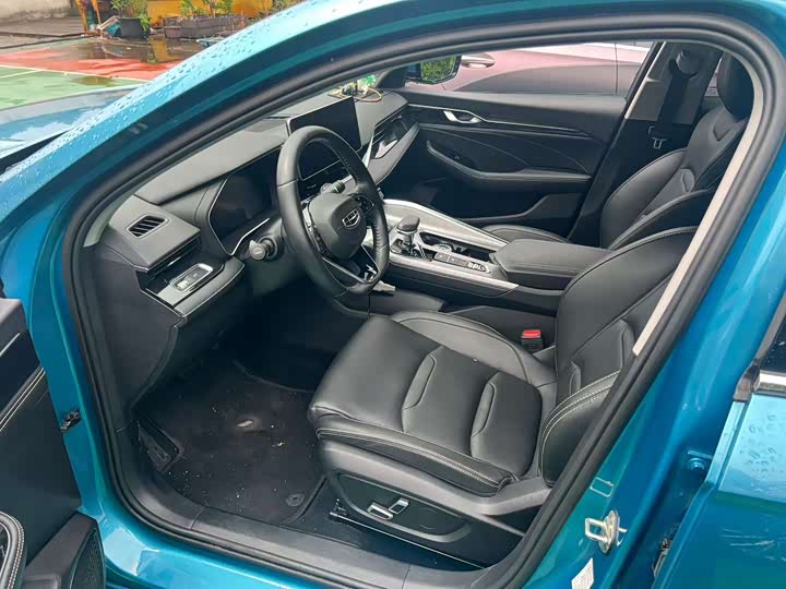 Zdjęcie 5 - Geely Preface