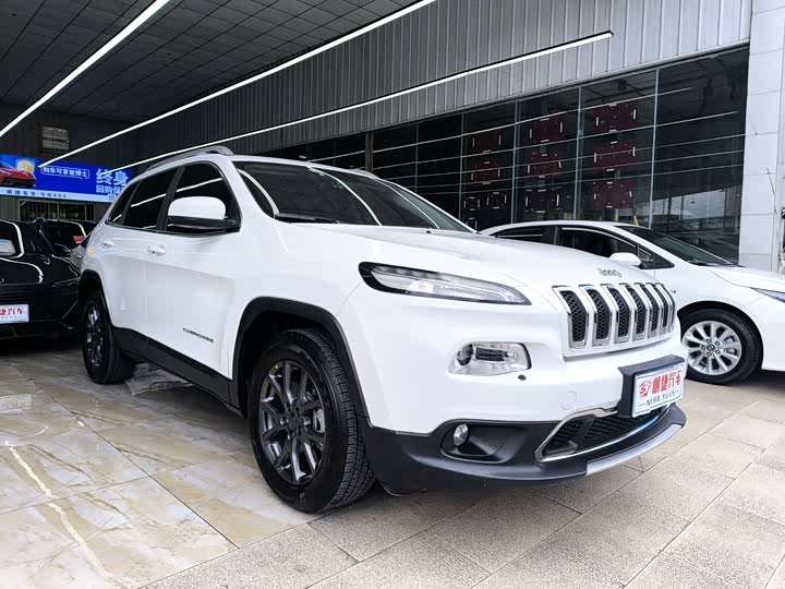 2020 Jeep Cherokee