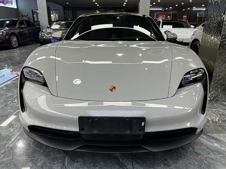 Photo 2 - Porsche Taycan