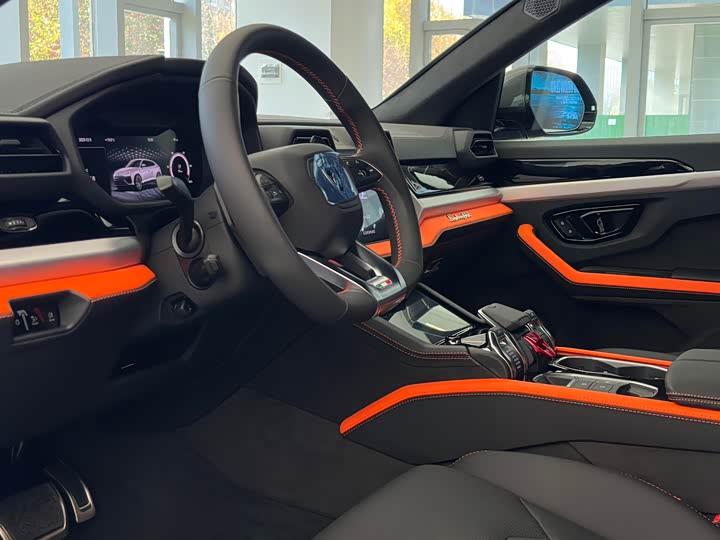 Фото 4 - Lamborghini Urus SE