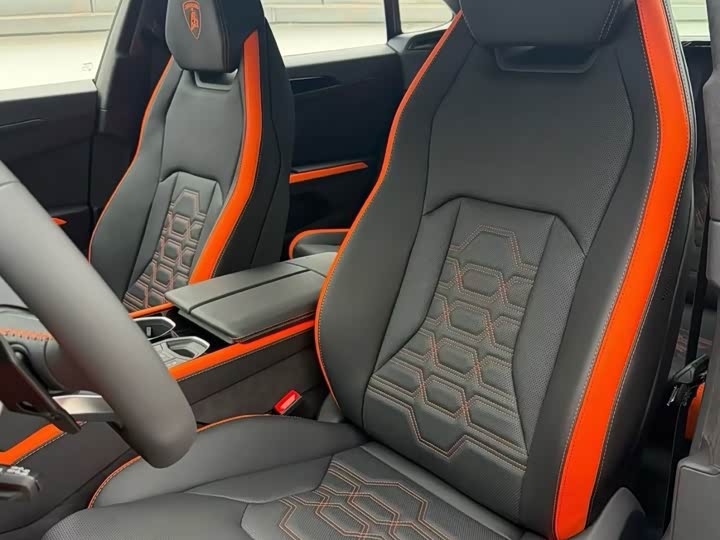 Фото 9 - Lamborghini Urus SE