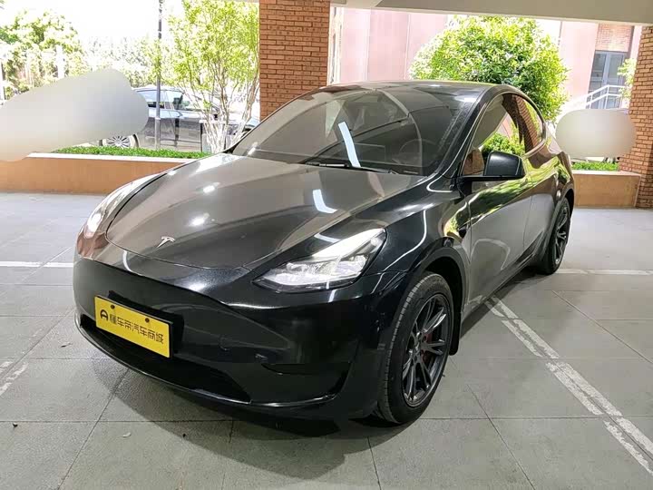 Photo 1 - Tesla Model Y