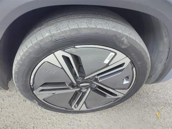 Geely Monjaro L Hybrid 2022 2022款 1.5T DHT增程电动旗舰版