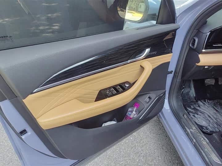 Geely Monjaro L Hybrid 2022 2022款 1.5T DHT增程电动旗舰版