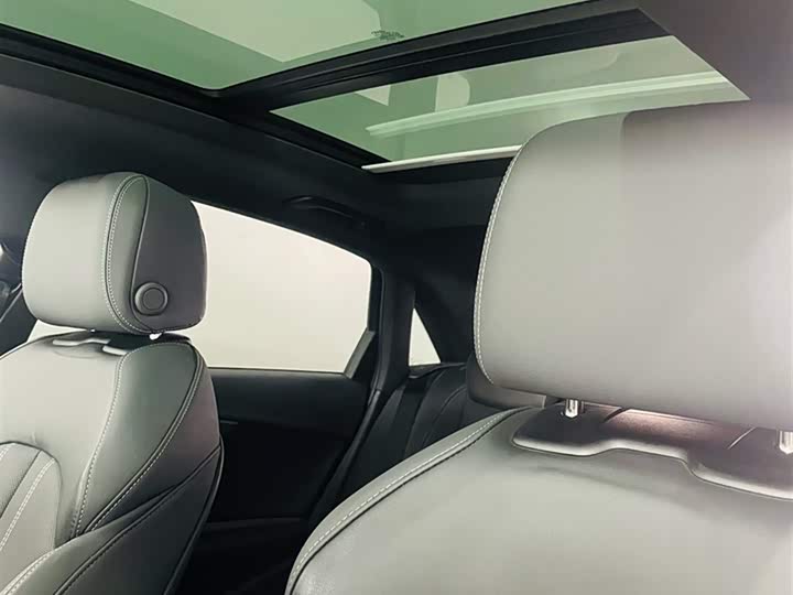 Фото 4 - Audi A4L