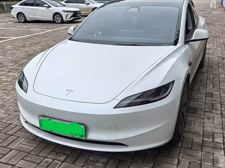 Фото 1 - Tesla Model 3