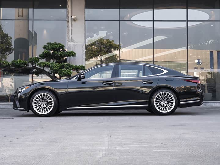2024 Lexus LS