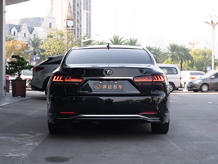 2024 Lexus LS