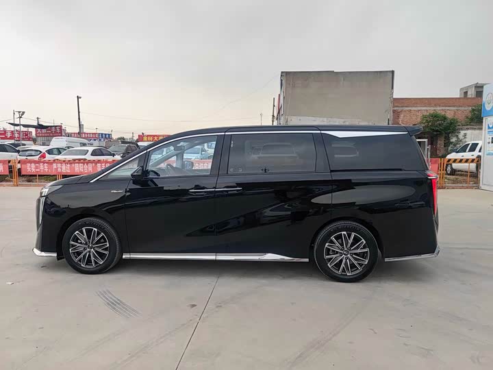 GAC Trumpchi M8 2024 2024款 大师系列 400T 至尊版
