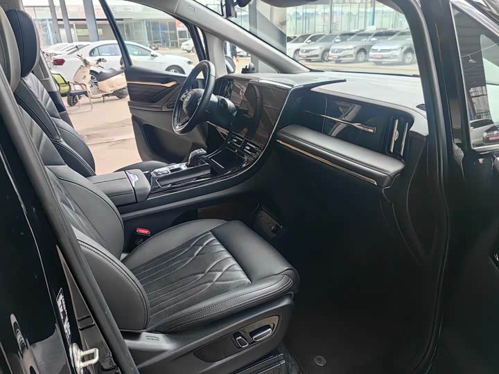 GAC Trumpchi M8 2024 2024款 大师系列 400T 至尊版