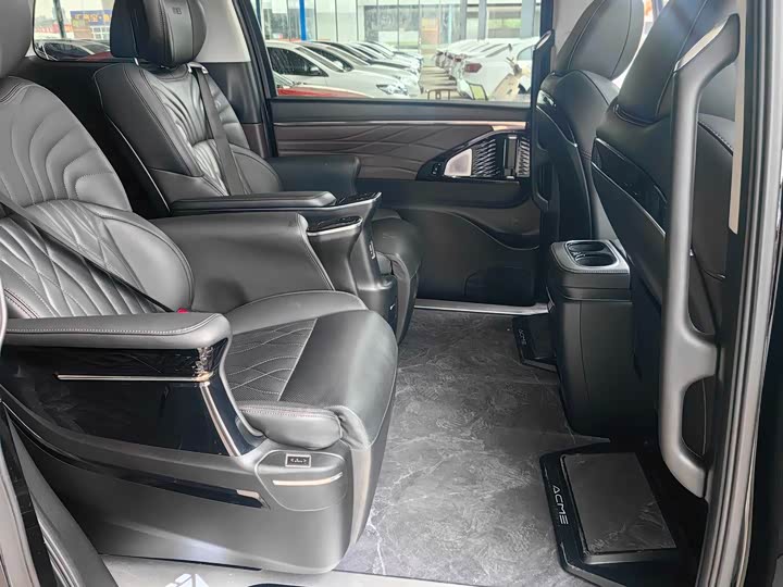 GAC Trumpchi M8 2024 2024款 大师系列 400T 至尊版