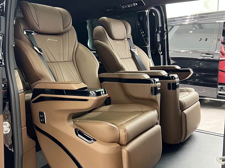 Фото 9 - Mercedes-Benz Vito