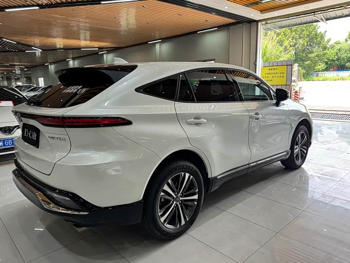 Photo 6 - Toyota Venza
