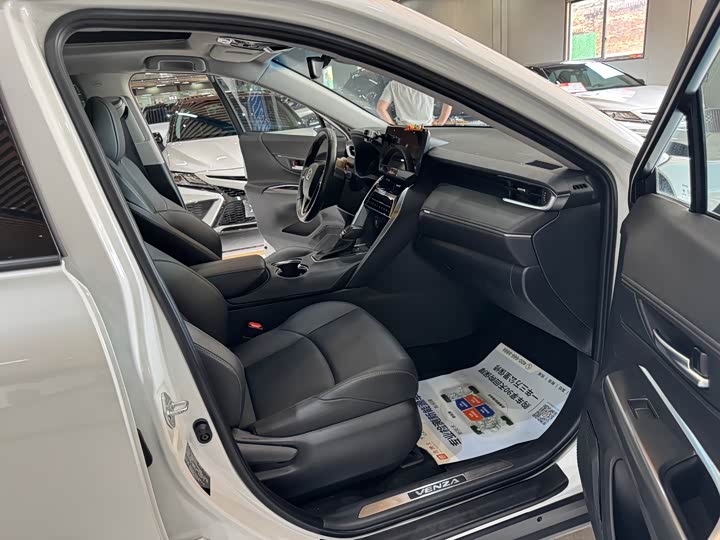 Photo 9 - Toyota Venza