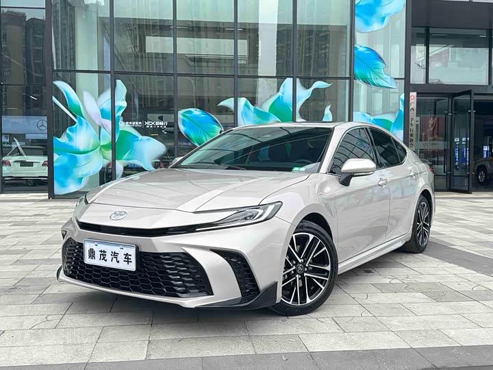 Toyota Camry 2026 2026款 双擎 2.0HSE 运动Lite版
