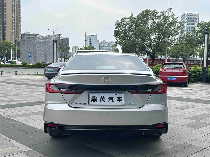 Toyota Camry 2026 2026款 双擎 2.0HSE 运动Lite版