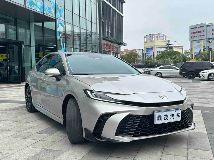 Toyota Camry 2026 2026款 双擎 2.0HSE 运动Lite版