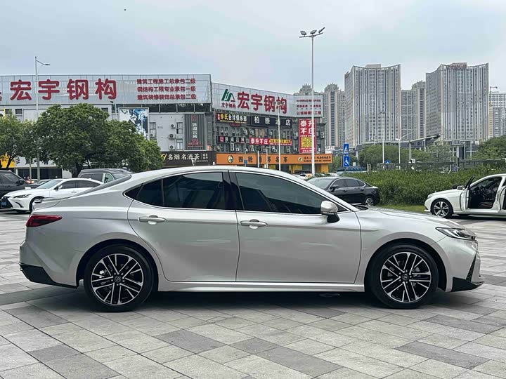 Toyota Camry 2026 2026款 双擎 2.0HSE 运动Lite版