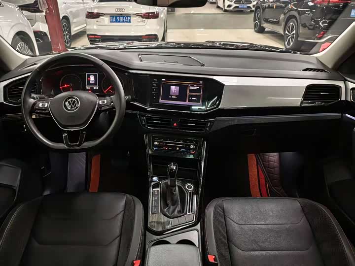 Volkswagen Tayron 2020 2020款 330TSI 两驱豪华智联版