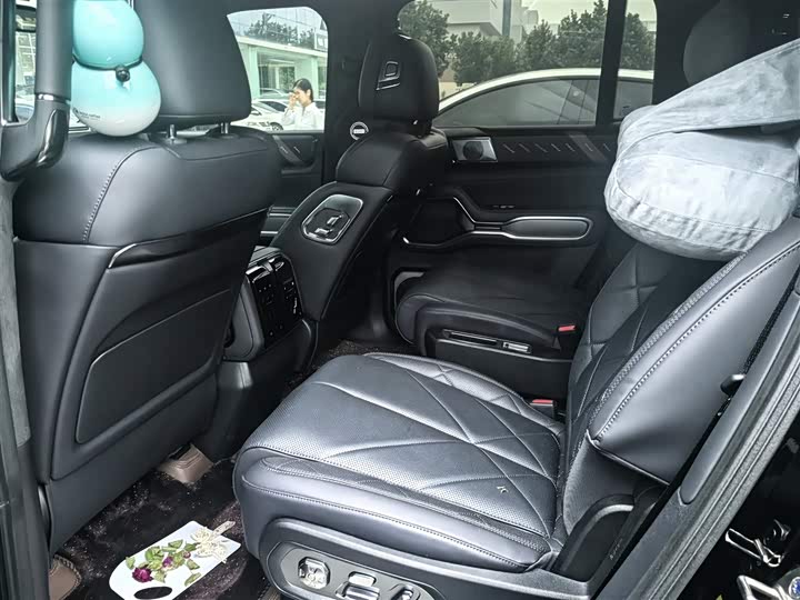 2025 BYD FangChengBao Leopard 8