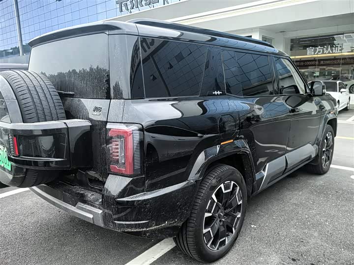 2025 BYD FangChengBao Leopard 8