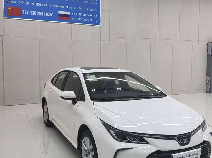 Фото 2 - Toyota Corolla