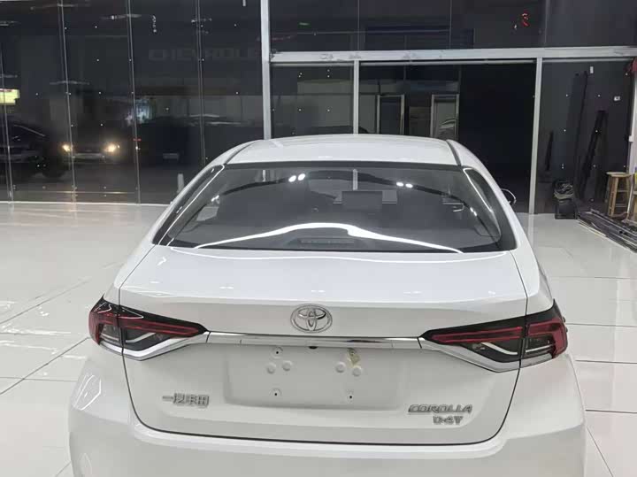 Фото 7 - Toyota Corolla