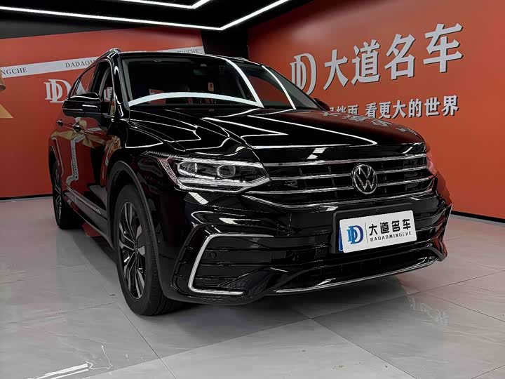 Volkswagen Tiguan L Pro 2025 2025款 出众款 330TSI 自动两驱R-Line龙耀版