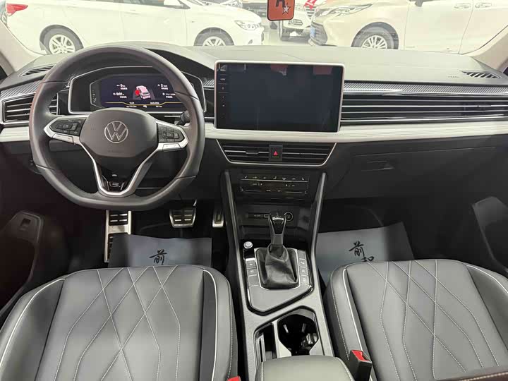 Volkswagen Tiguan L Pro 2025 2025款 出众款 330TSI 自动两驱R-Line龙耀版