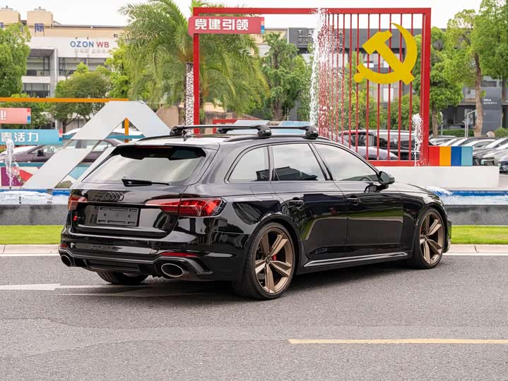Photo 4 - Audi RS 4