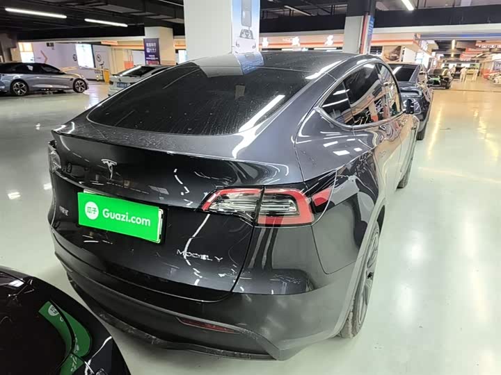 Фото 6 - Tesla Model Y