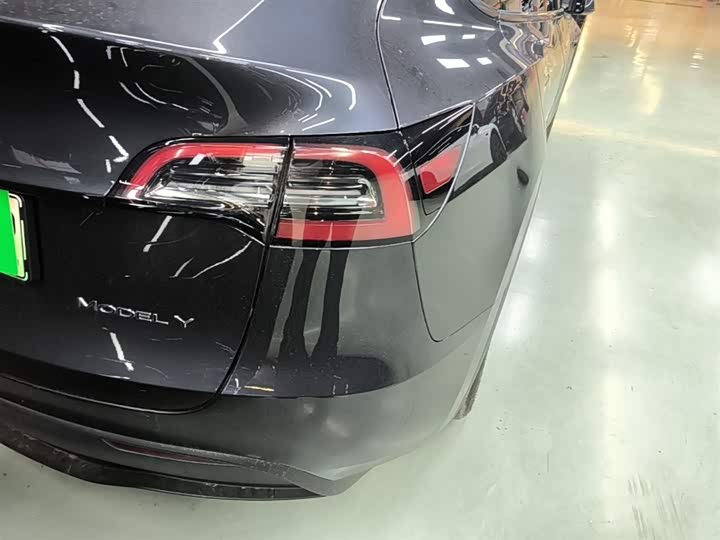 Фото 8 - Tesla Model Y