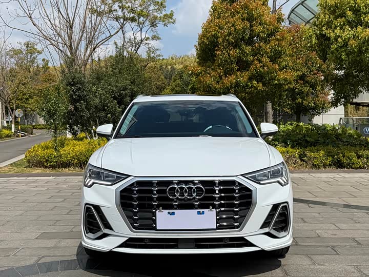 Фото 2 - Audi Q3