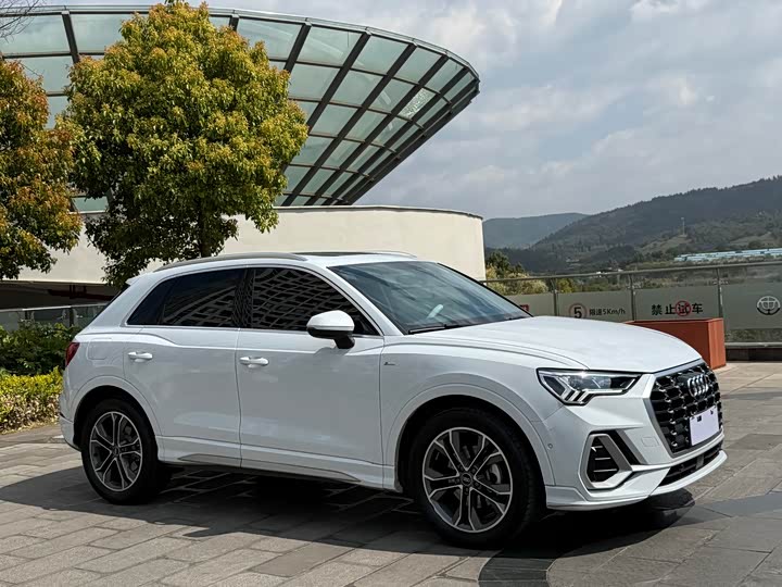 Фото 3 - Audi Q3