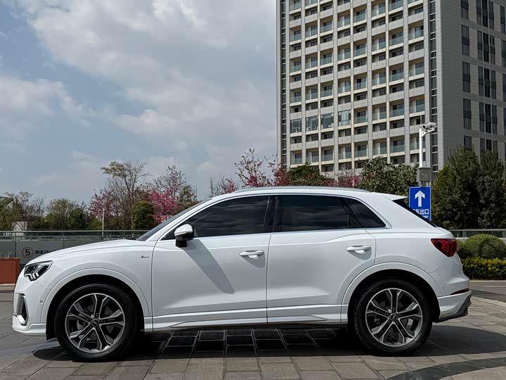 Фото 5 - Audi Q3