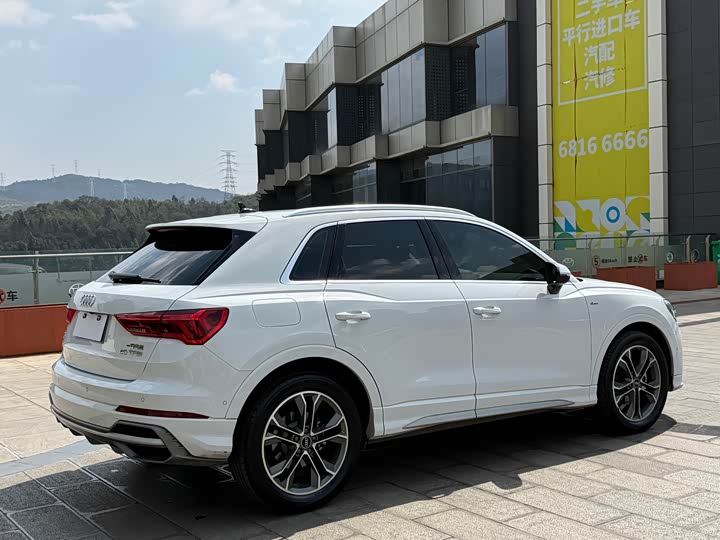 Фото 6 - Audi Q3