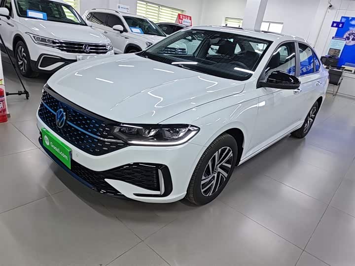 Фото 2 - Volkswagen Lavida