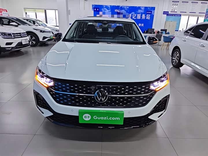 Фото 3 - Volkswagen Lavida