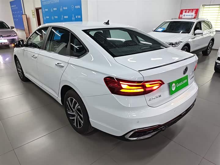 Фото 5 - Volkswagen Lavida