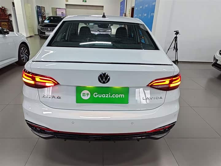 Фото 6 - Volkswagen Lavida