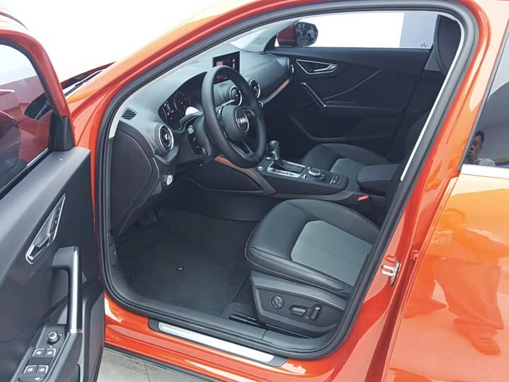 Zdjęcie 9 - Audi Q2L
