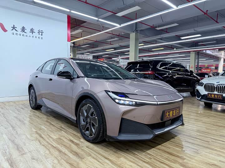 Фото 3 - Toyota bZ3