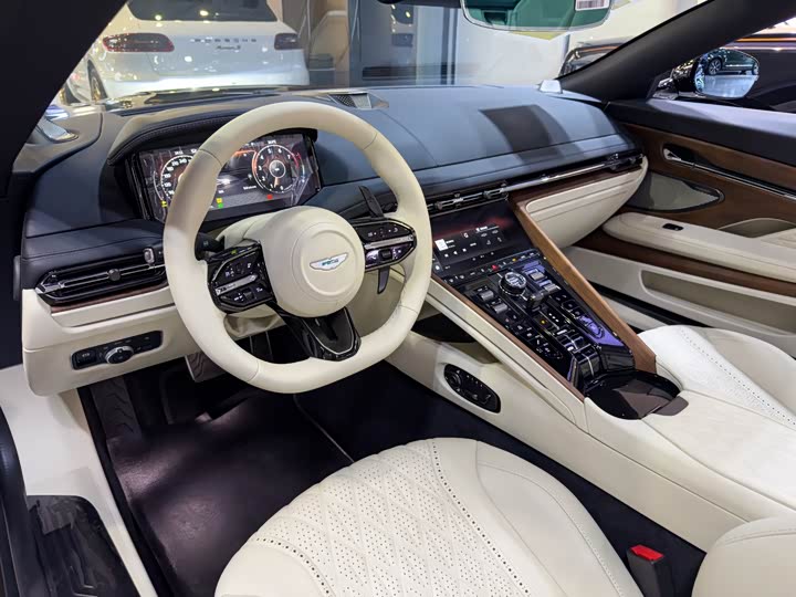 Aston Martin DB12 2025 2025款 4.0T V8 Volante