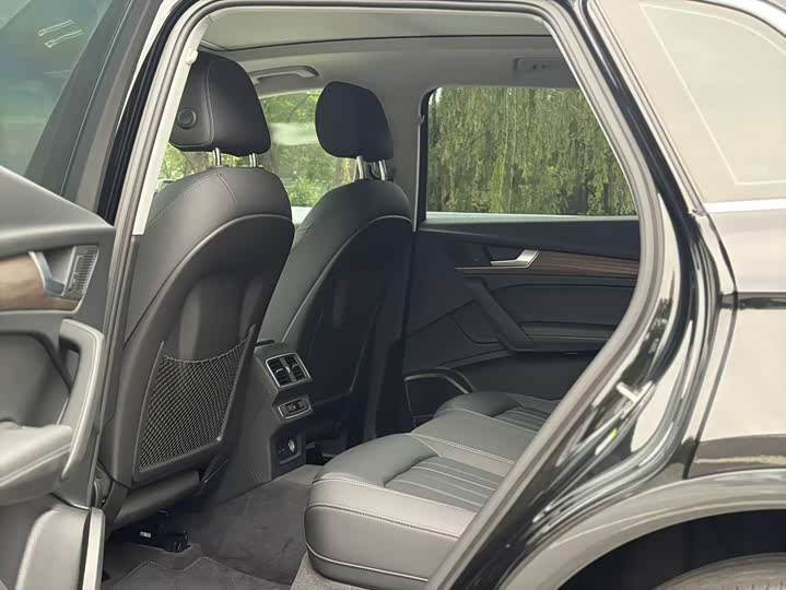 Фото 5 - Audi Q5L