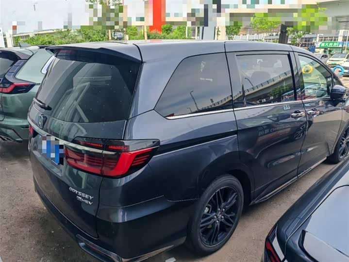 Фото 4 - Honda Odyssey