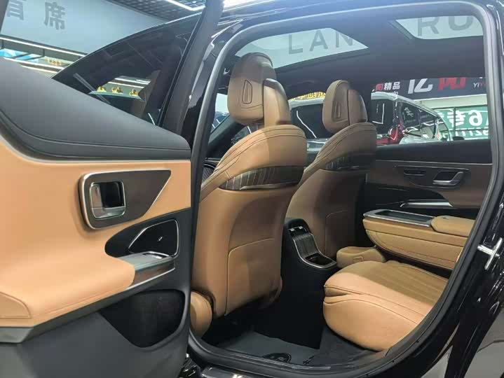 Фото 4 - Mercedes-Benz E-Class