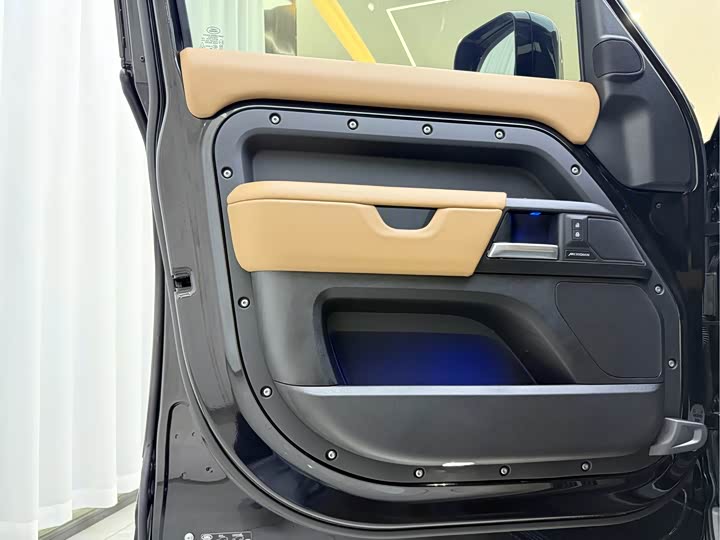 Фото 3 - Land Rover Defender